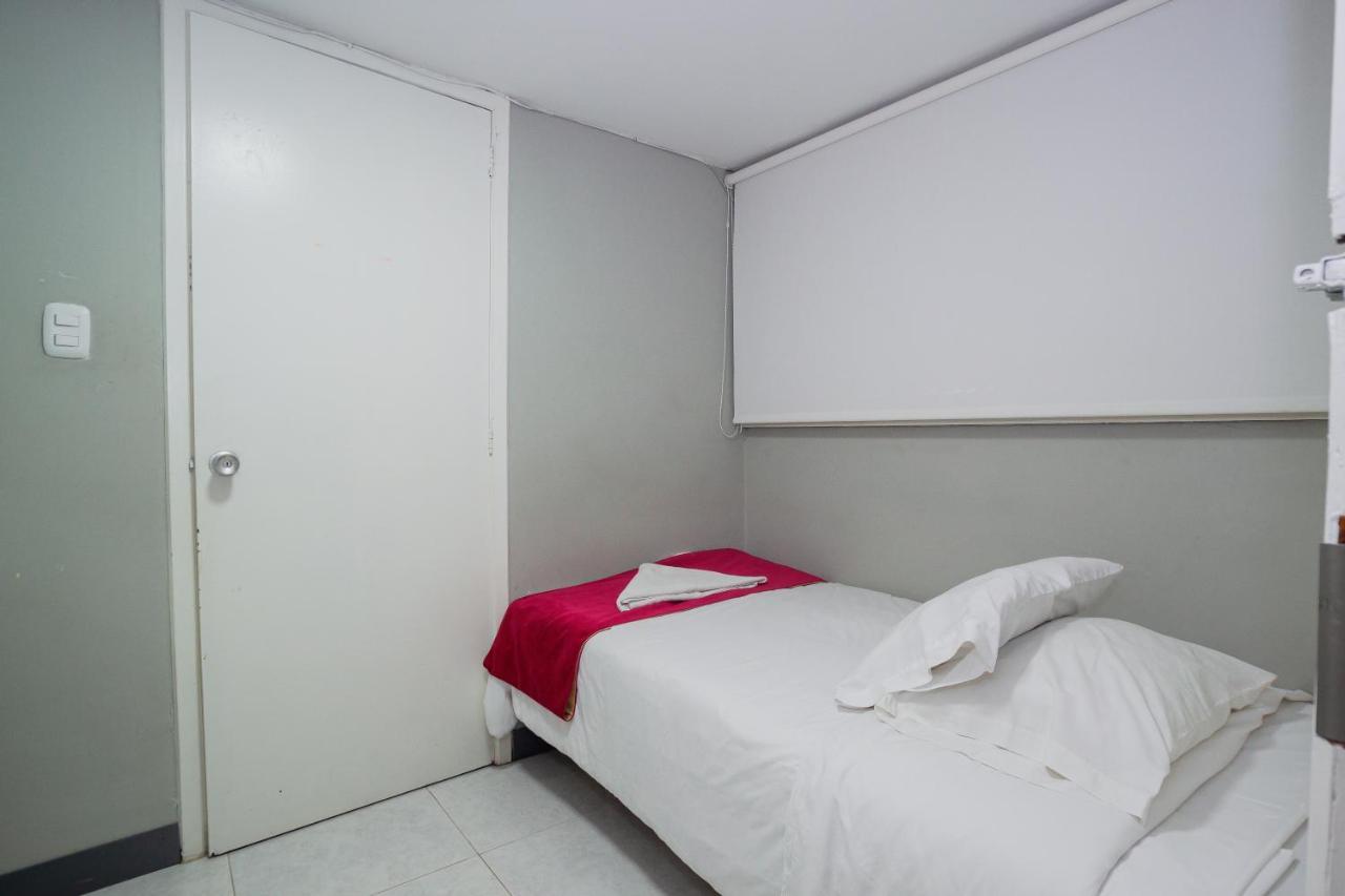 Apartasuites & Hotel Bogota Teusaquillo Bagian luar foto